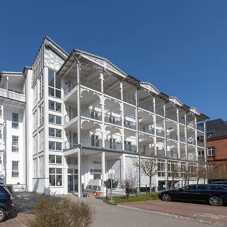 Direkt Am Strand, Freia 03 بينز